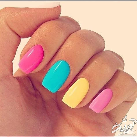 طراحی ناخن رنگی